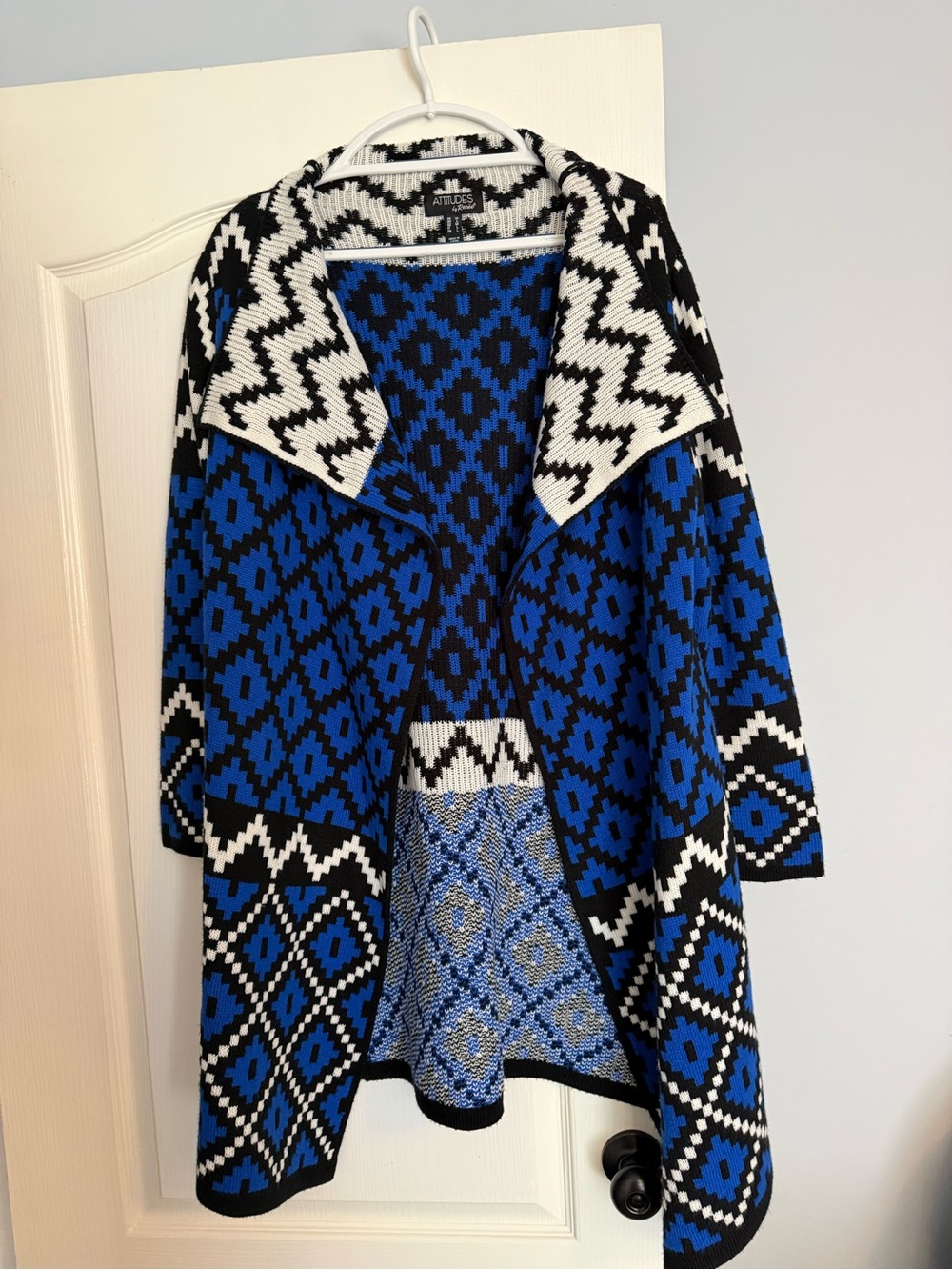 Attitudes by Renee Blue, Black & White Geometric Knit Cardigan